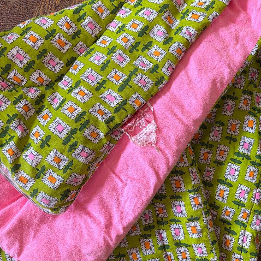 Vintage 60s 70s Snuggler Sleeping Bag Daisy Print Pink Flannel